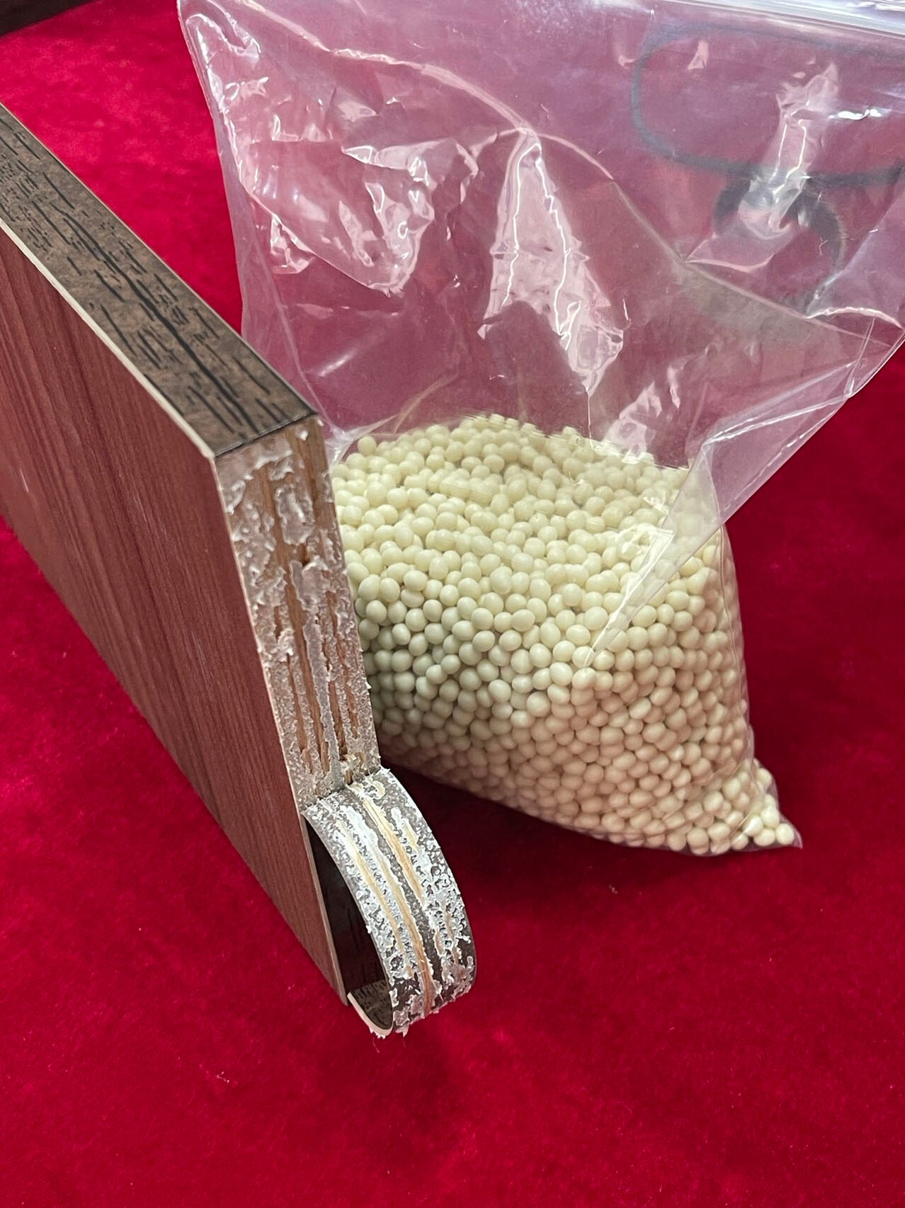 EVA & PUR Hot Melt Adhesives for Edge Banding